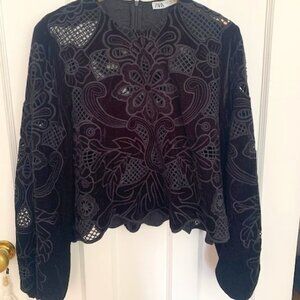 Zara black velvet lace top with long puffy sleeve. size L